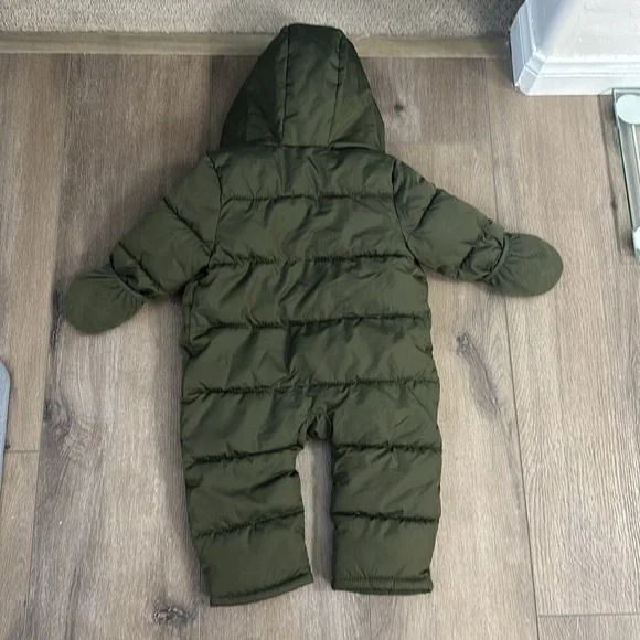 Old Navy one piece puffer jacket/ hoodie - Picture 5 of 5